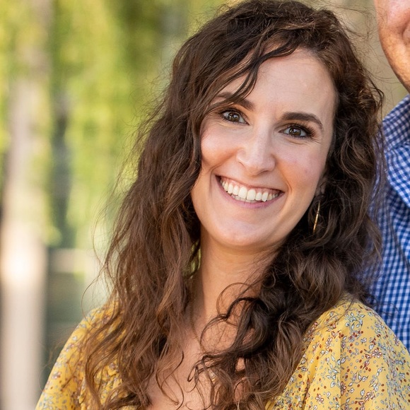 Meet your Posher, Rachel - Picture 1 of 1